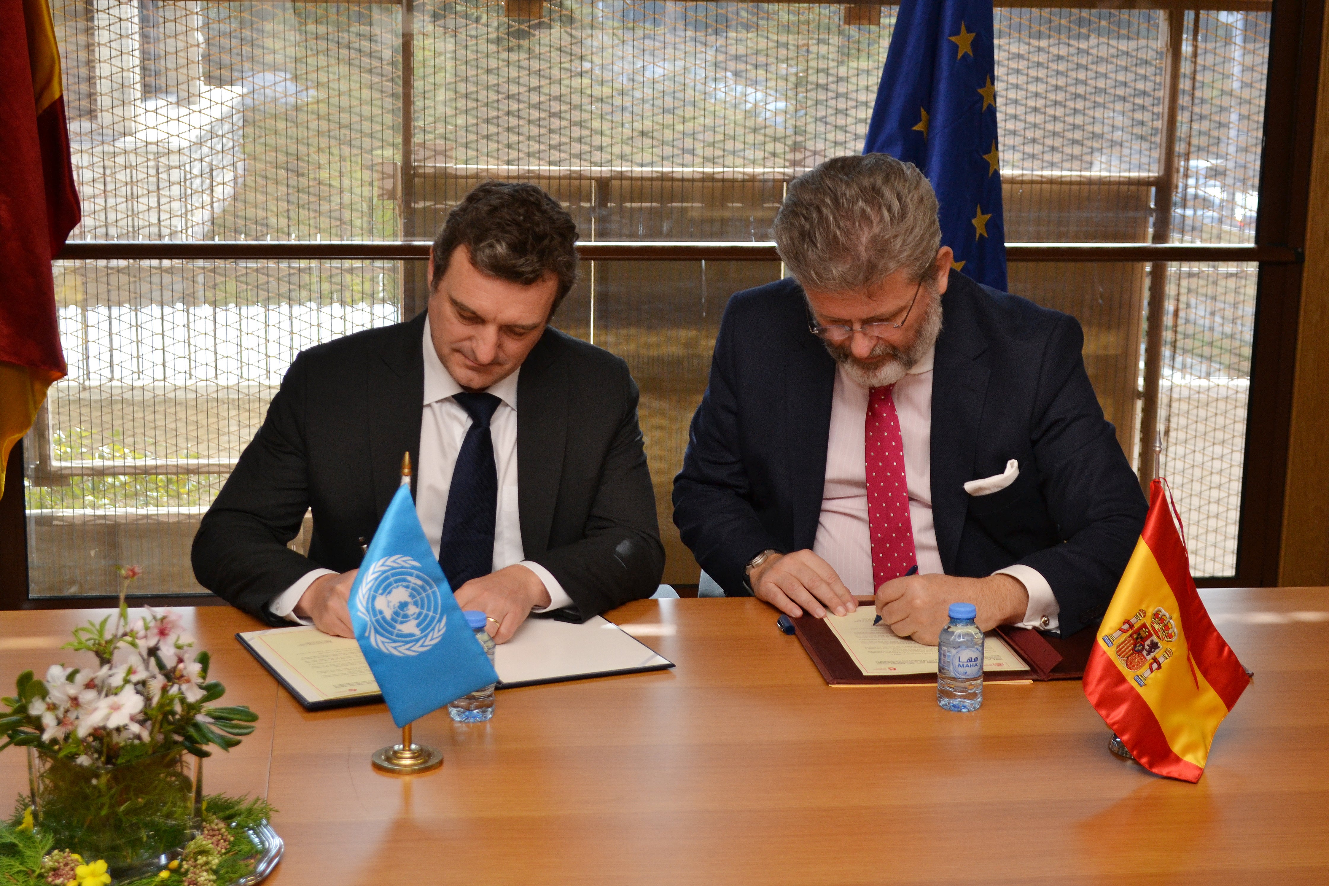 Mr. Nicolas Burniat, UN Women representative and H.E. Miguel de Lucas, Ambassador of Spain to Jordan, during the signing ceremony.